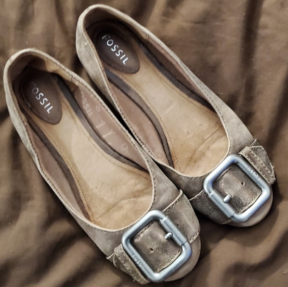 Fossil Womens Tan Buckle Toe Flats - Picture 2 of 9